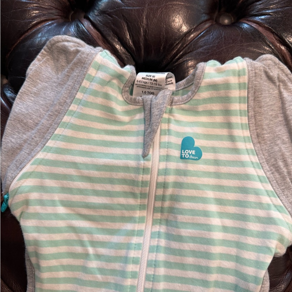 Love to dream baby swaddle sz 00 Medium 1.0 TOG